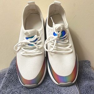 Womens Korean styled sneakers. Size 41!